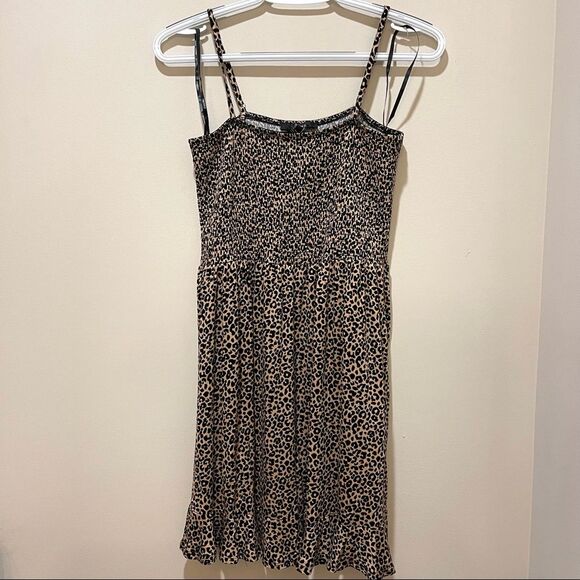Forever 21 Leopard Print Stretchy Smock Ruffle Hem Mini Spaghetti Dress Medium - Picture 6 of 6
